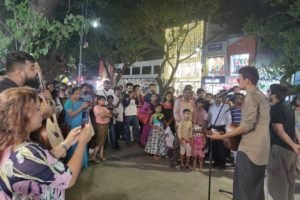 Street Show in Pondy Bazaar